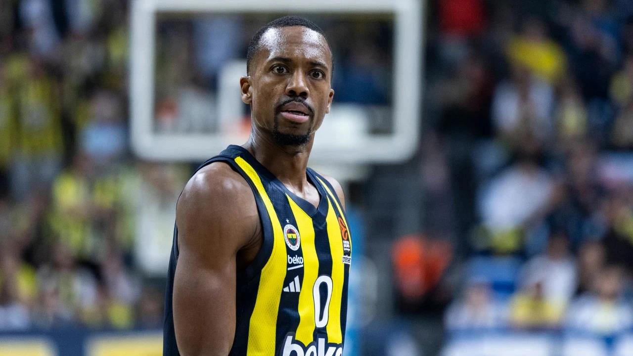 aSpor: Fenerbahçe Beko ABD'li basketbolcu Errick McCollum ile yollarını ayırdı