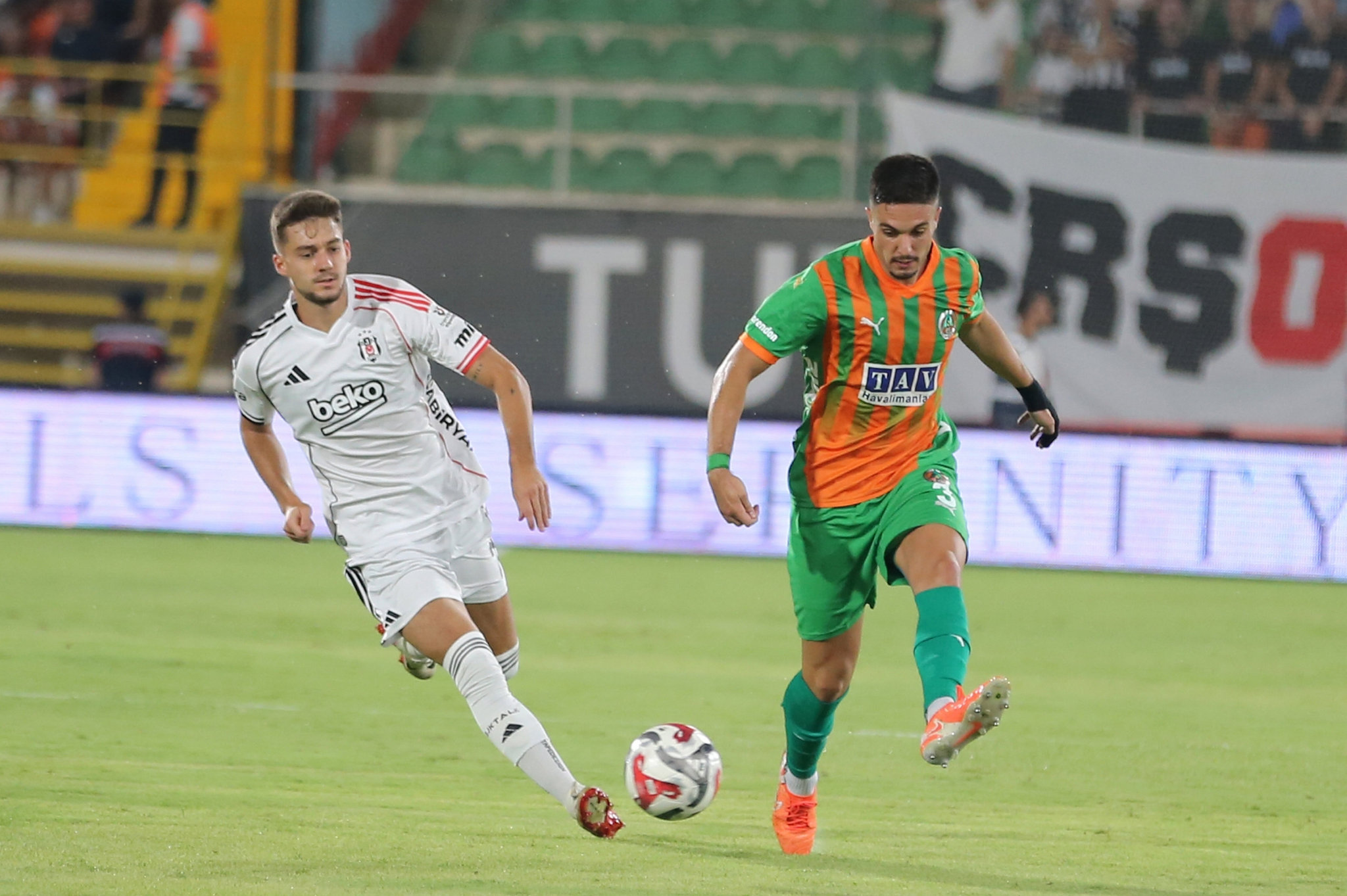 aSpor: Alanyaspor 2-0 Beşiktaş (MAÇ SONUCU-ÖZET)