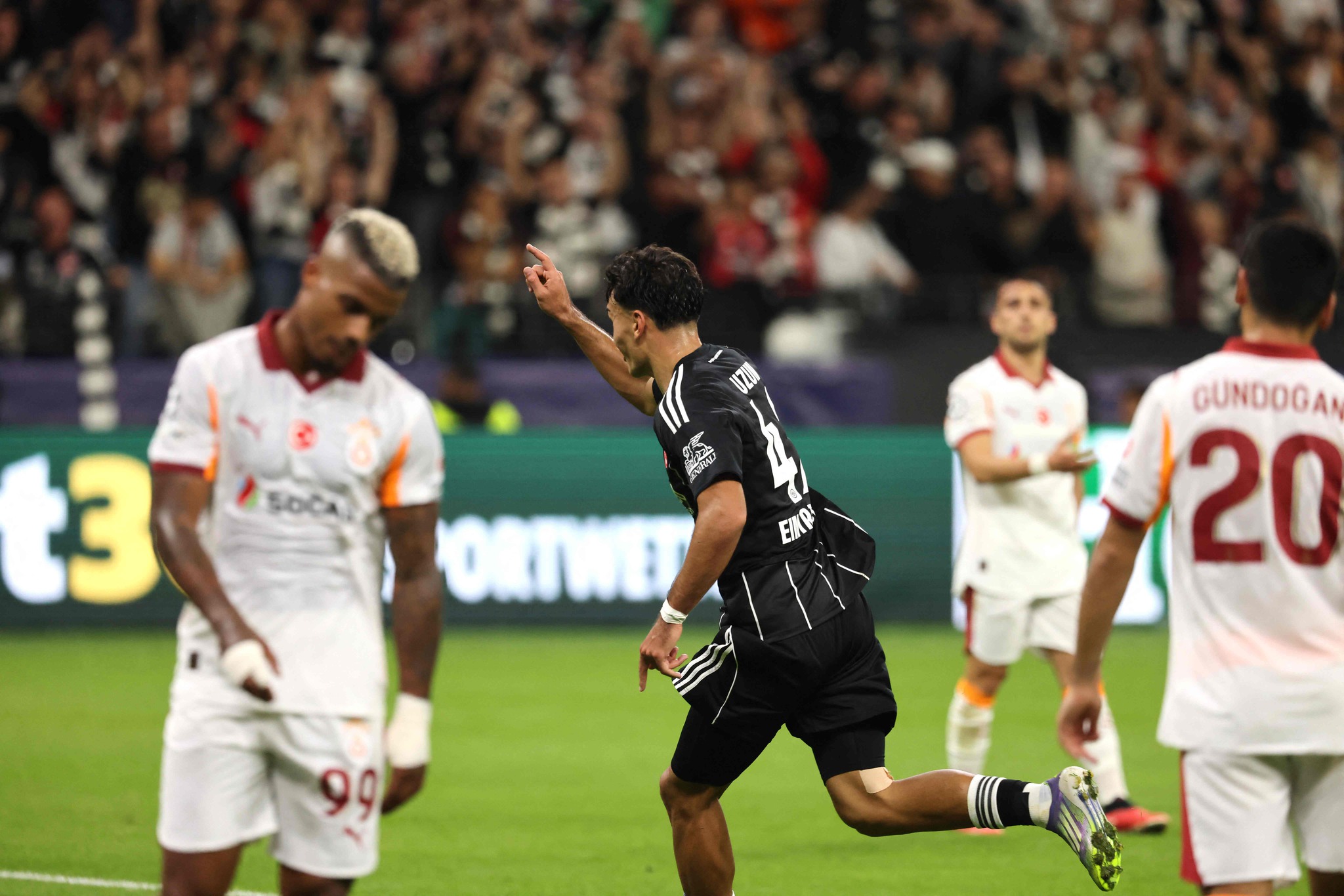 aSpor: Eintracht Frankfurt 5-1 Galatasaray (MAÇ SONUCU-ÖZET)