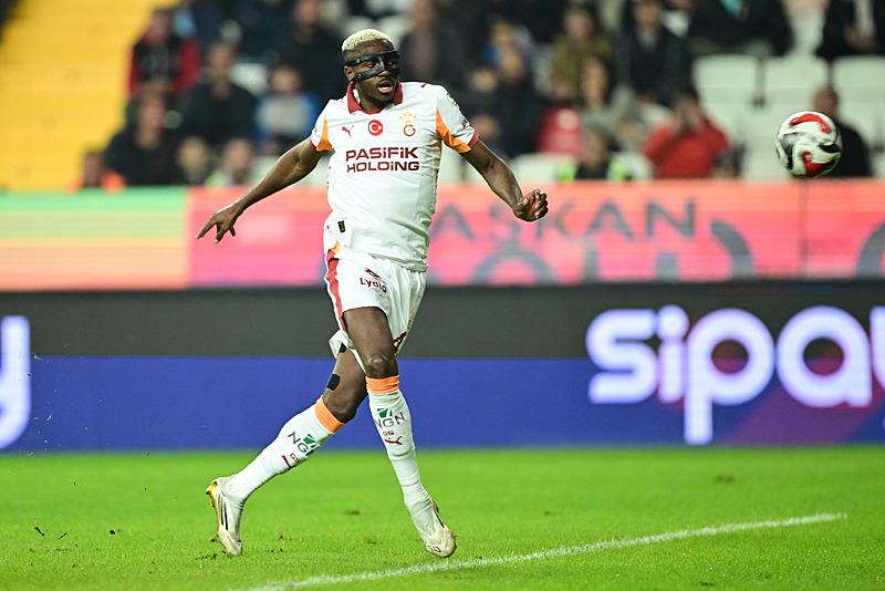 Galatasaray'da Victor Osimhen cezalı duruma düştü
