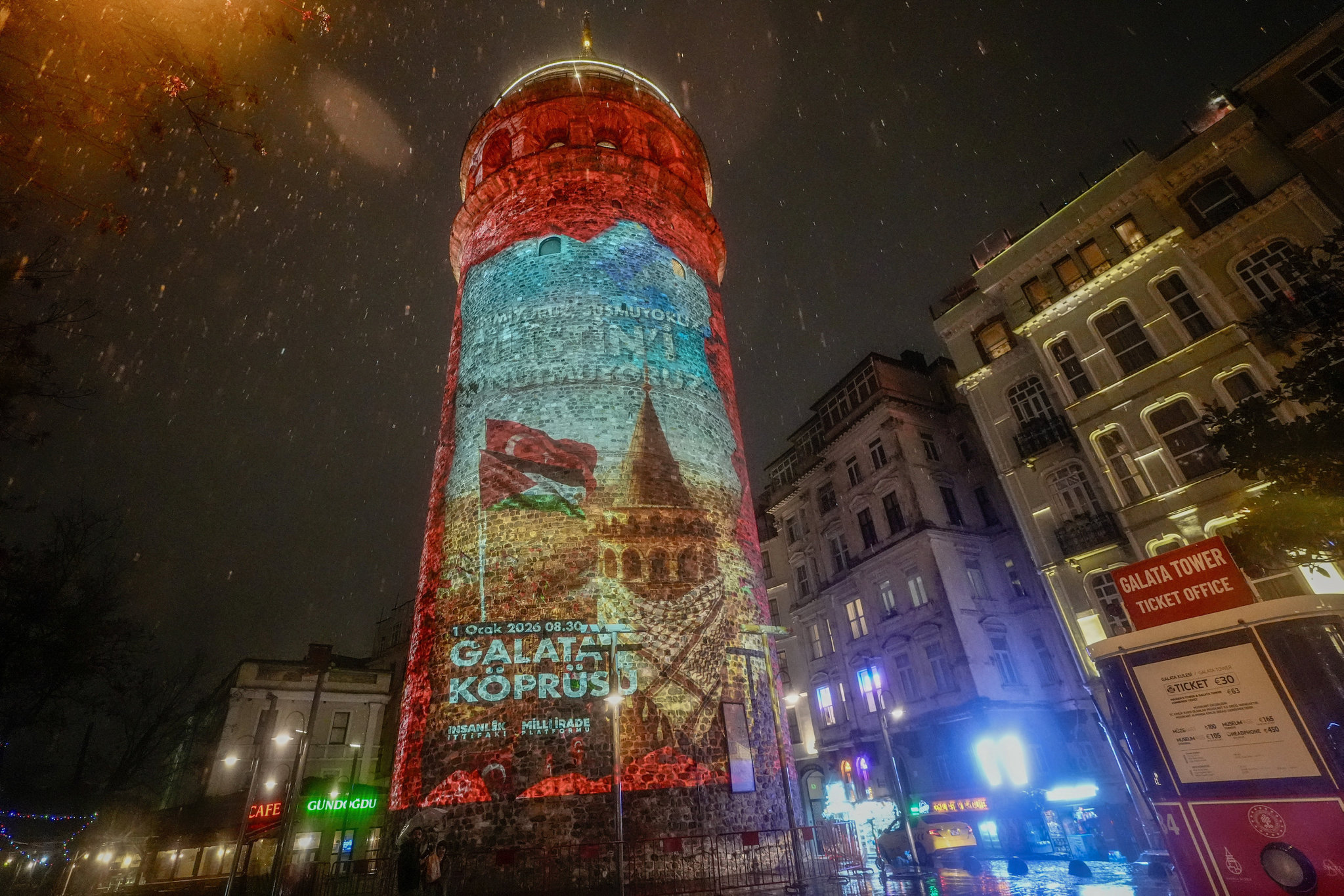 Beşiktaş ve Fenerbahçe'den Filistin için 1 Ocak Galata'ya paylaşımı