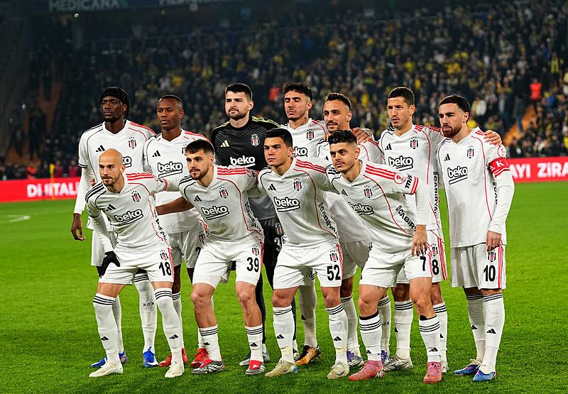 Beşiktaş David Jurasek ile yollarını ayırdığını TFF'ye bildirdi