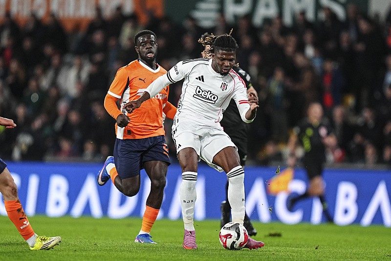 Beşiktaş'a El Bilal Toure’den kötü haber