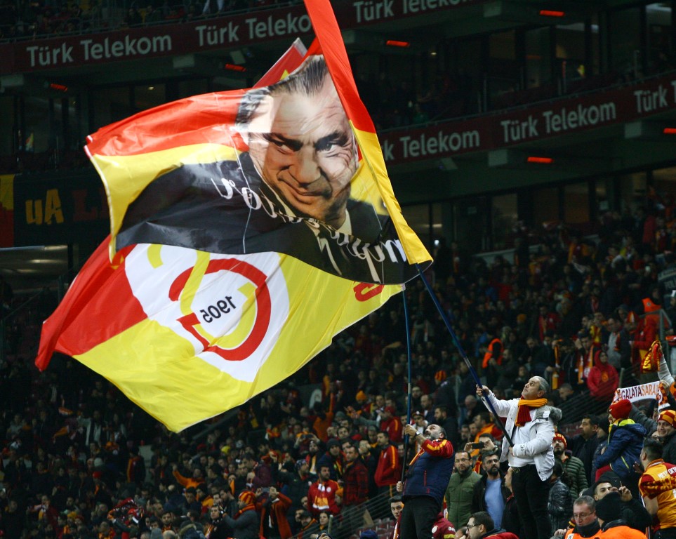 Galatasaraylı taraftarlardan ’Zeytin Dalı Harekatı’na destek