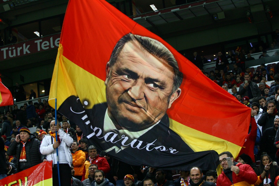 Galatasaraylı taraftarlardan ’Zeytin Dalı Harekatı’na destek