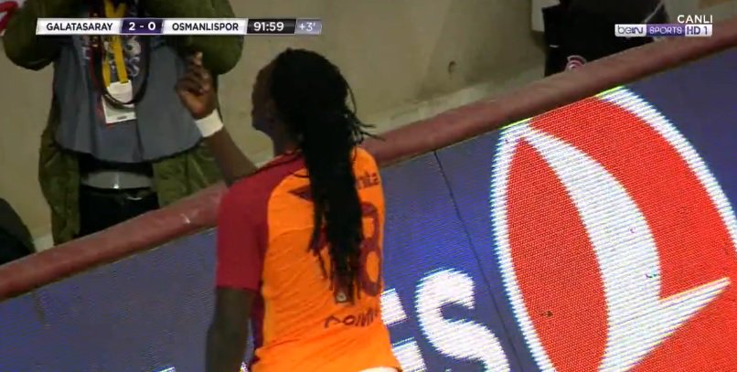 Gomis’ten ’para’ haberlerine tepki!