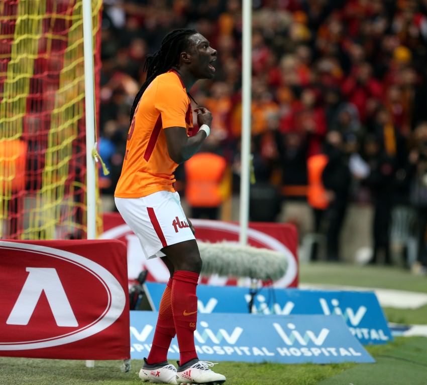 Gomis’ten ’para’ haberlerine tepki!