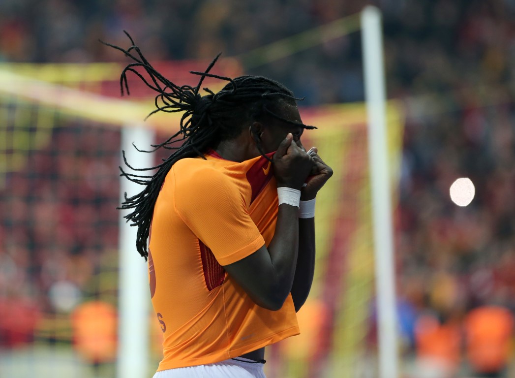 Gomis’ten ’para’ haberlerine tepki!