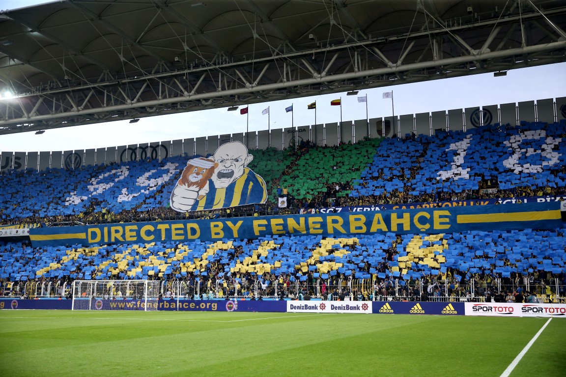 Fenerbahçe’den derbi koreografisi