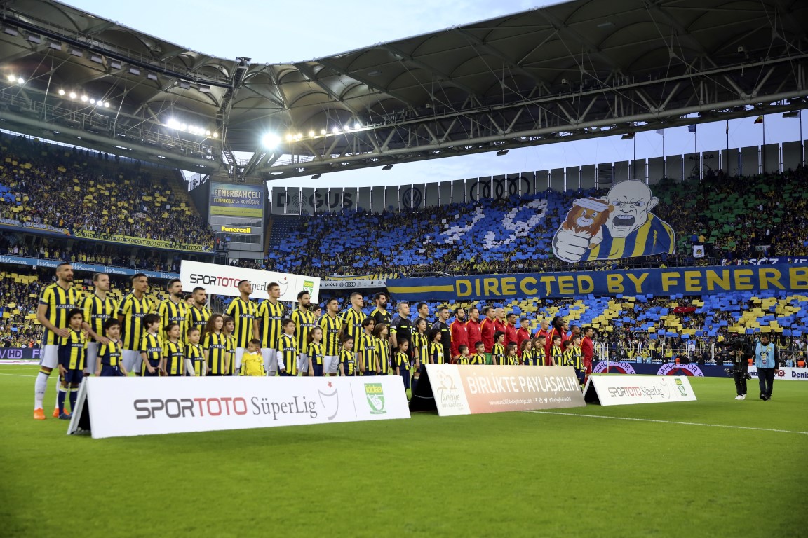 Fenerbahçe’den derbi koreografisi