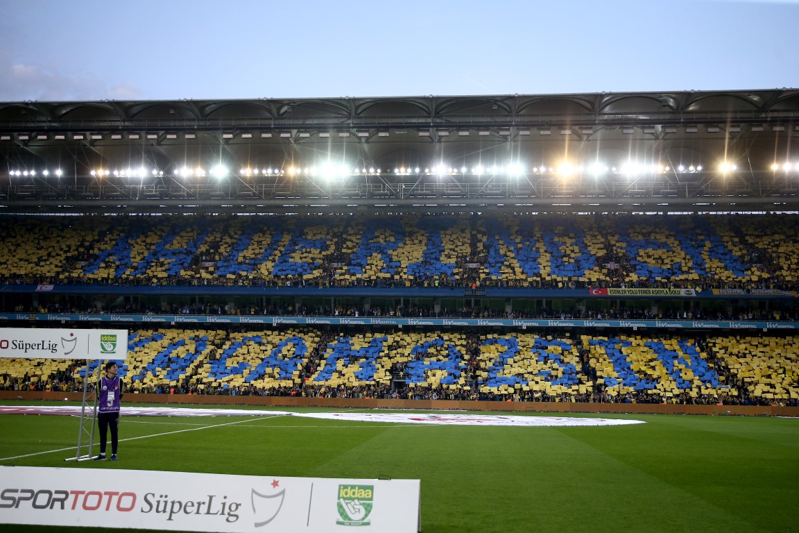 Fenerbahçe’den derbi koreografisi
