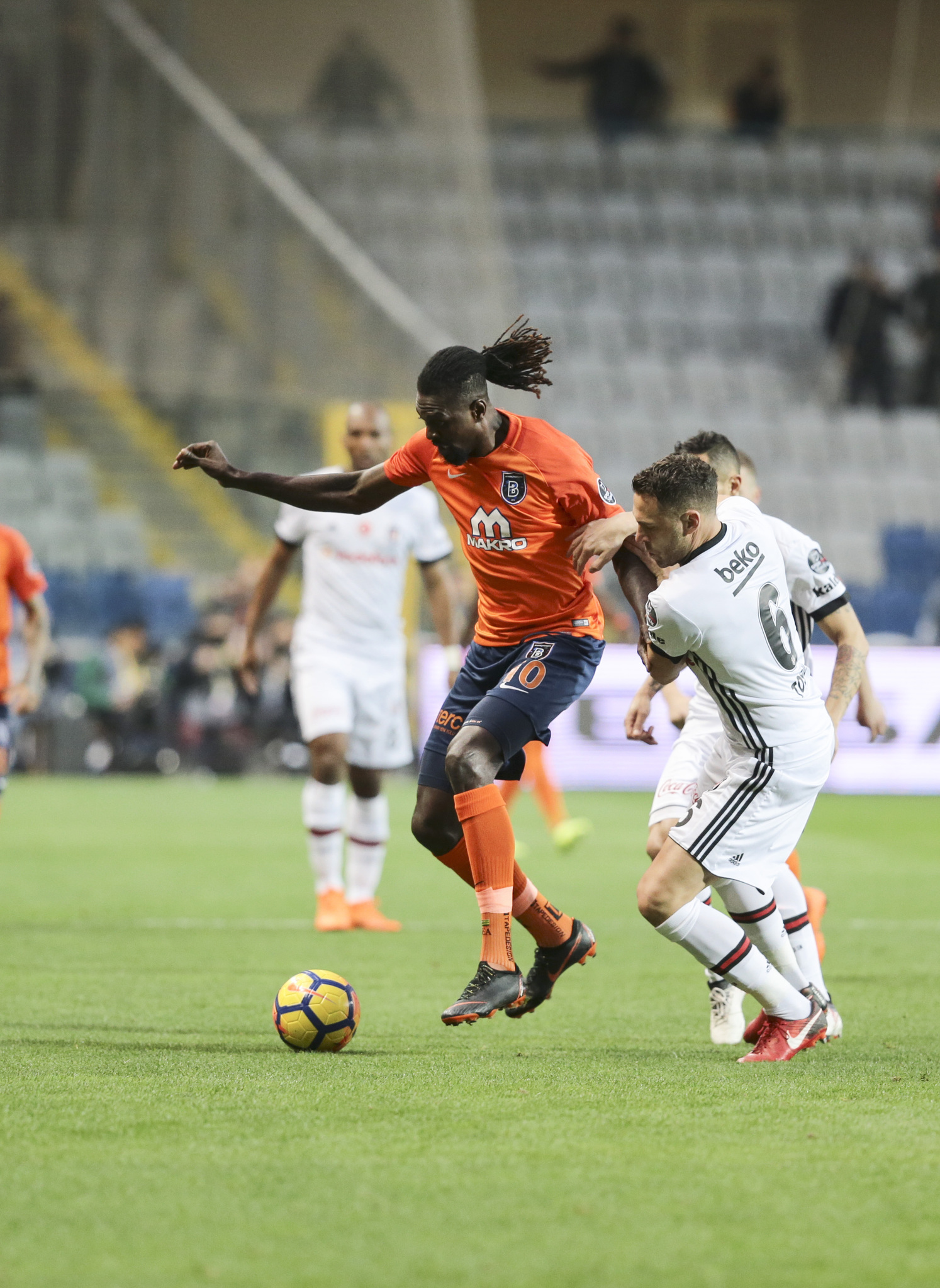 Ünlü isimlerden Adebayor’a övgü