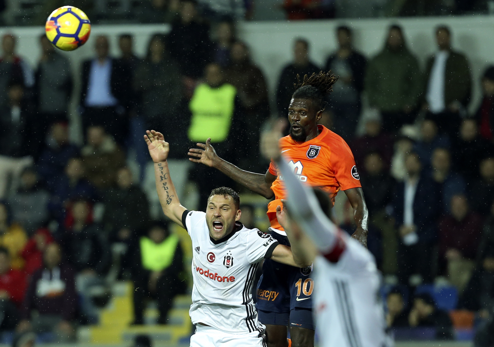 Ünlü isimlerden Adebayor’a övgü