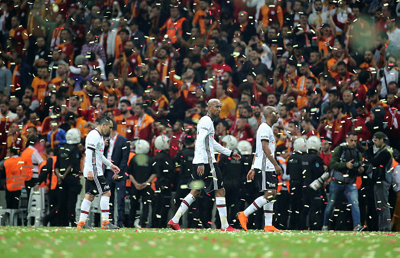 Beşiktaş’ta Devler Ligi için flaş karar