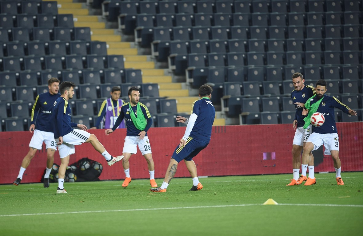 Fenerbahçe, statta antrenman yaptı