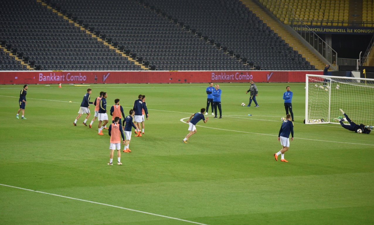 Fenerbahçe, statta antrenman yaptı