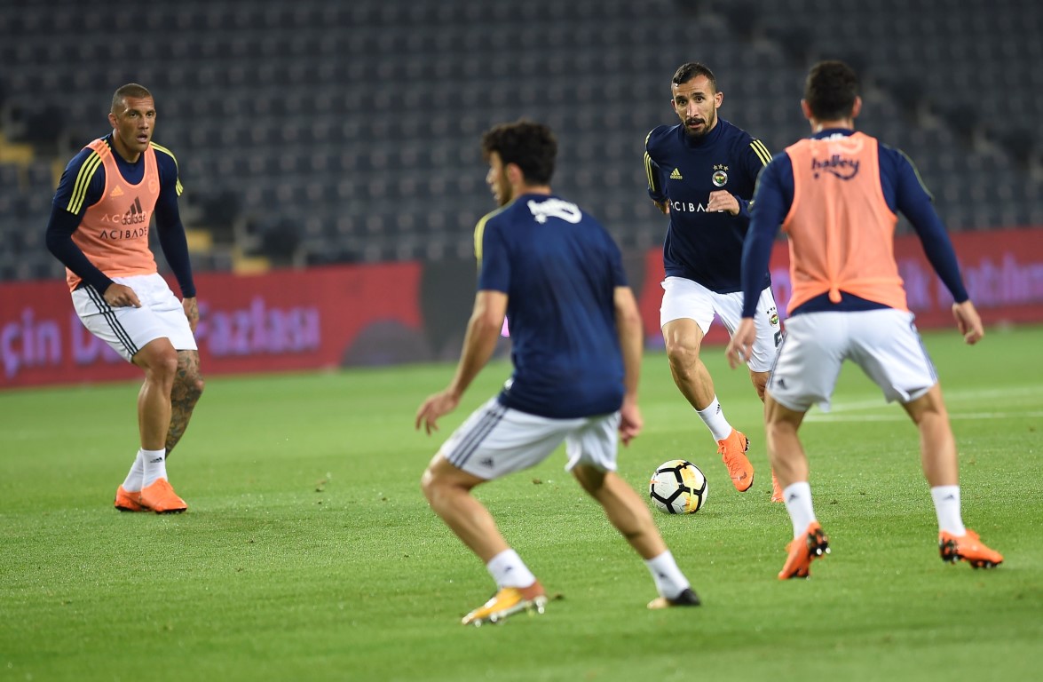 Fenerbahçe, statta antrenman yaptı