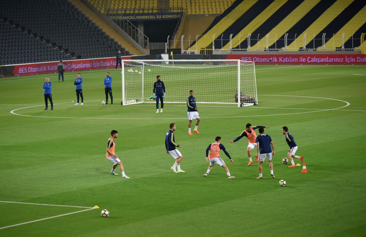 Fenerbahçe, statta antrenman yaptı