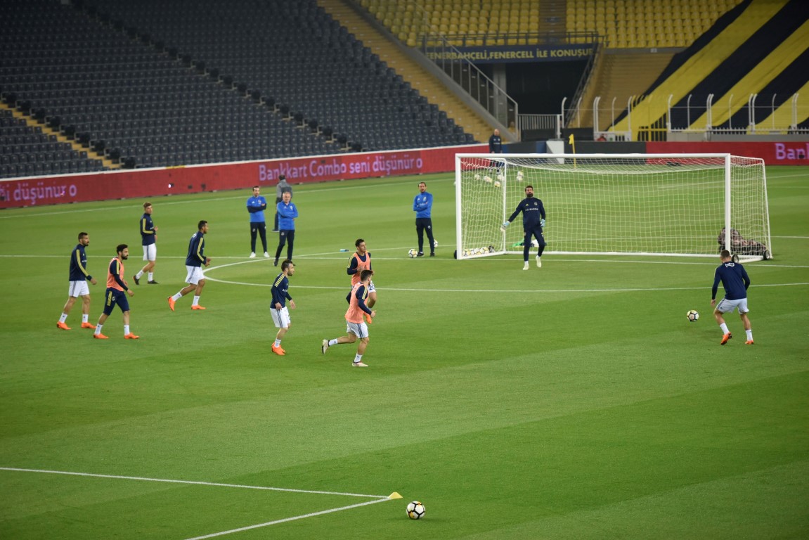 Fenerbahçe, statta antrenman yaptı