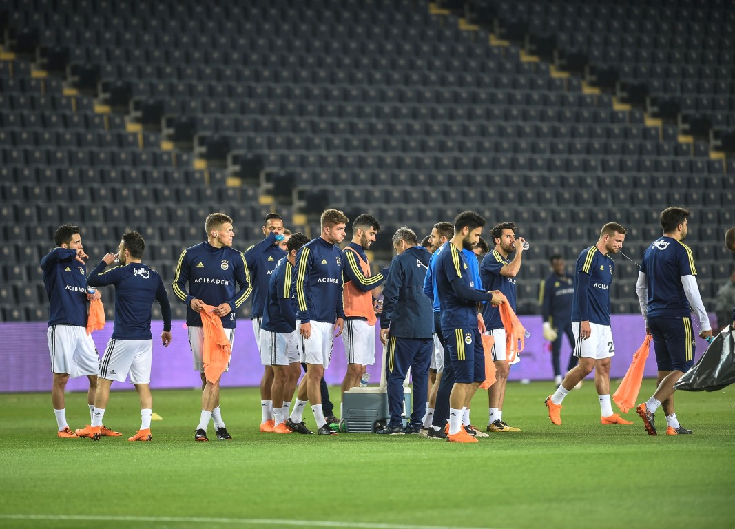 Fenerbahçe, statta antrenman yaptı