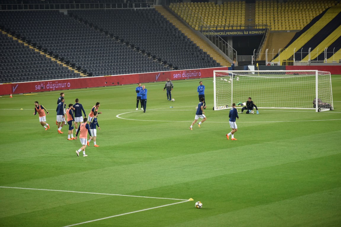 Fenerbahçe, statta antrenman yaptı