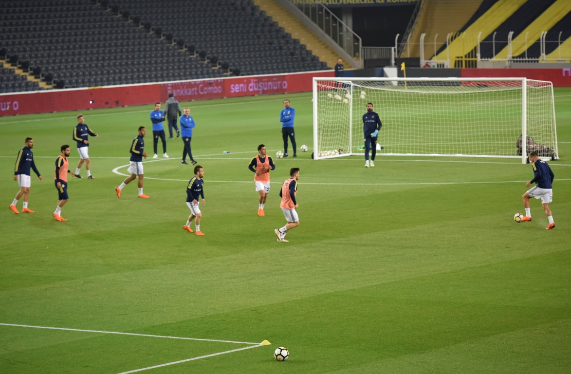 Fenerbahçe, statta antrenman yaptı