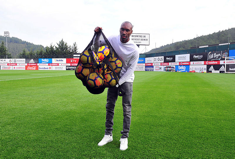 Beşiktaş’ta yönetim ile Atiba Hutchinson arasında restleşme!