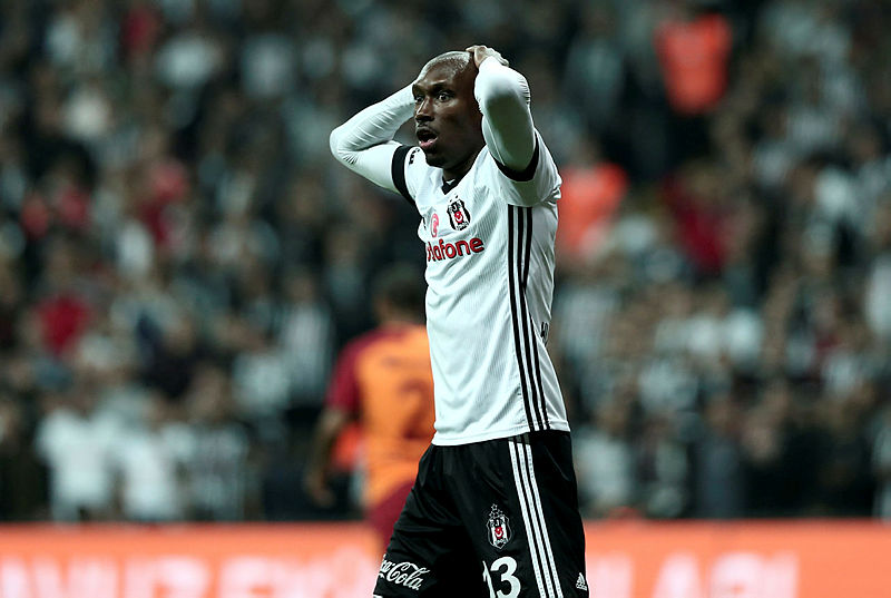 Beşiktaş’ta yönetim ile Atiba Hutchinson arasında restleşme!