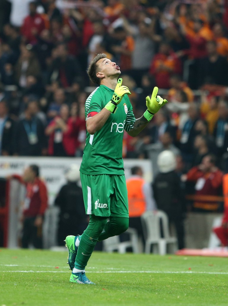 Muslera için Boca Juniors iddiası!