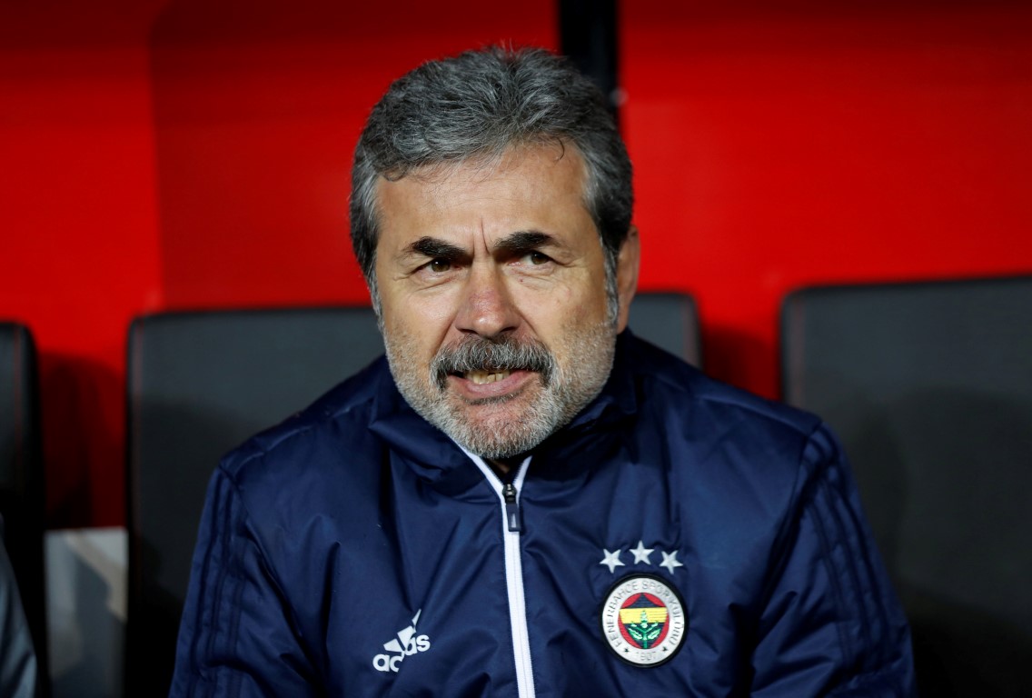 Aykut Kocaman Fenerbahçe’yi bırakıyor!