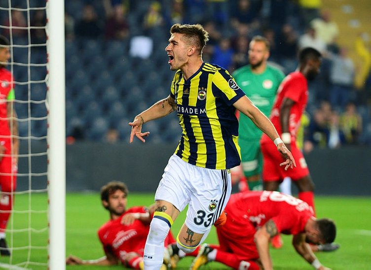 Roman Neustadter’den ayrılık açıklaması