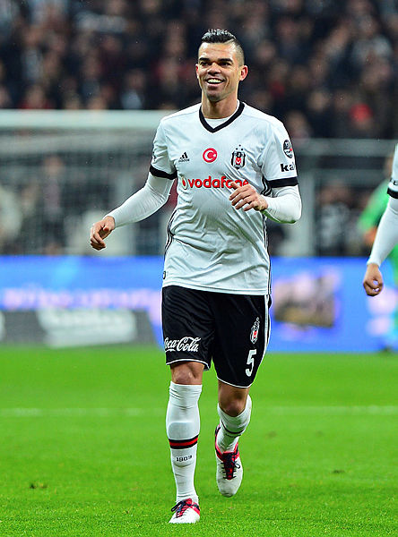 Beşiktaş’ta ücret krizi! Oyuncular kabul etmedi