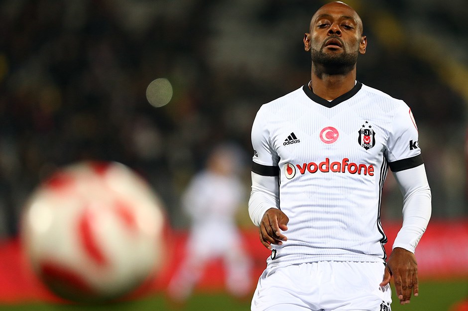 Vagner Love’dan Beşiktaş’a ’FIFA’ya giderim’ tehdidi!