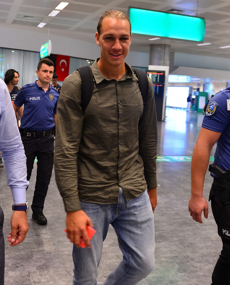 Fenerbahçe’nin yeni transferi Michael Frey İstanbul’da