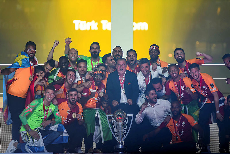 Galatasaray’a dünya yıldızı! Taraftarlar ayağa kalktı