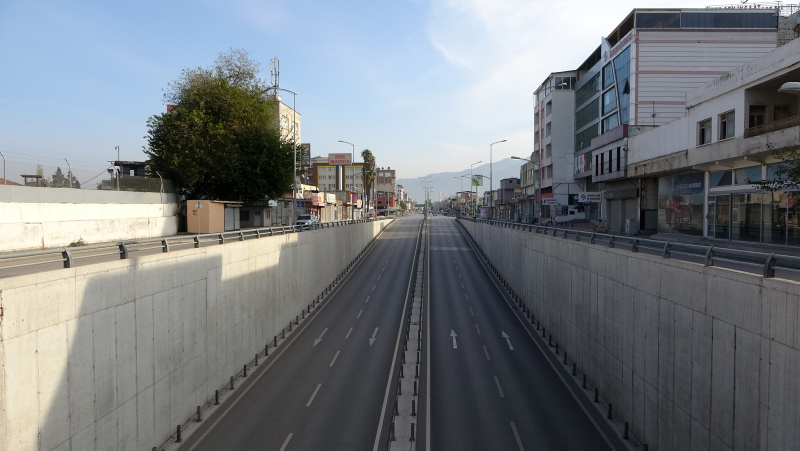 Sokağa çıkma yasağı bitti mi? Bugün sokağa çıkma yasağı var mı? 20 yaş altı ve 65 yaş üstü sokağa çıkma yasağı saatleri ne? Yasak genelgesi ve detaylar...