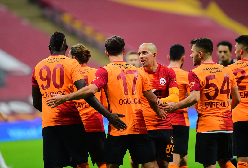 Galatasaray transfer gündemi | Fatih Terim listeyi yönetime verdi