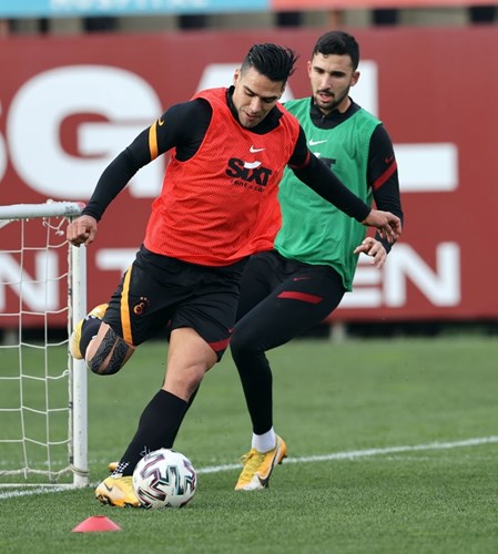 Galatasaray’dan açıklama geldi! Sofiane Feghouli...