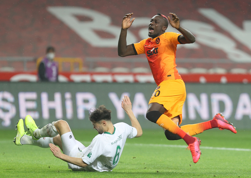 Son dakika Galatasaray haberi: Diagne West Bromwich’e transfer oldu mu? Menajeri resmen açıkladı