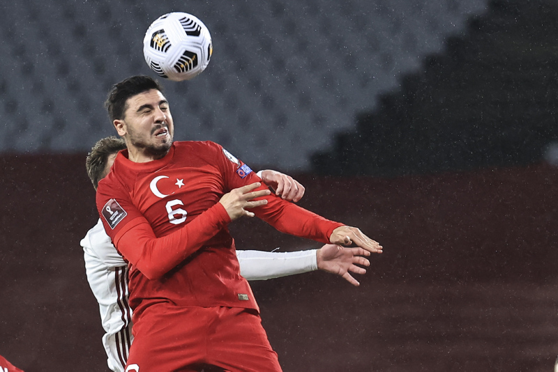 Son dakika Fenerbahçe haberleri: Ozan Tufan Spartak Moskova’ya mı transfer oluyor? Resmi açıklama geldi