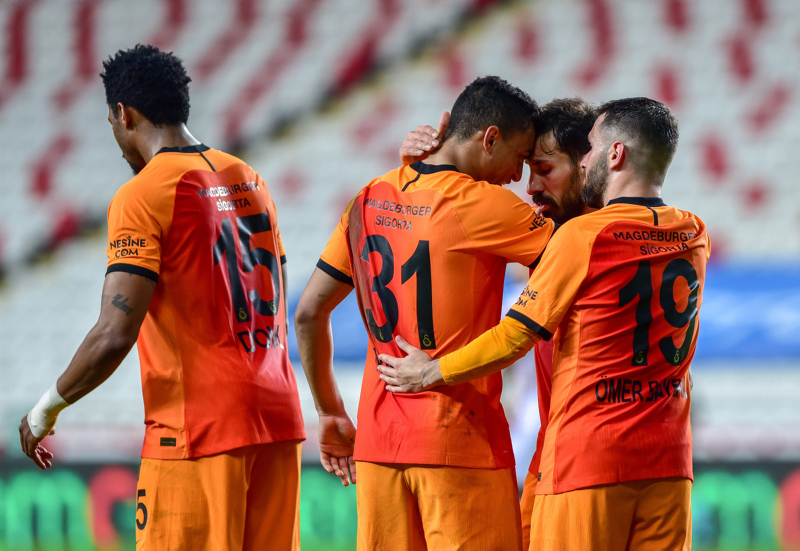 Son dakika spor haberi: Galatasaray’a transfer müjdesi! Takımdan ayrılıyor