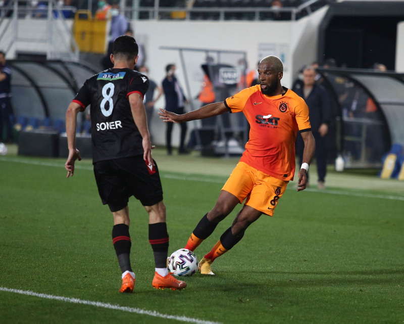 Son dakika spor haberi: Galatasaray - Beşiktaş derbisinin 11’leri netleşti! Aboubakar ve Falcao...