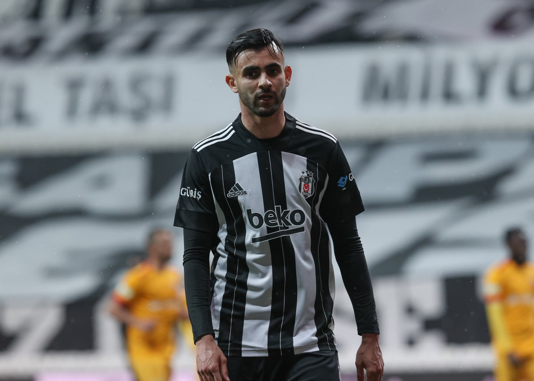 Son dakika spor haberi: Beşiktaş’a Rachid Ghezzal’dan kötü haber! Eski takımı Olympique Lyon...