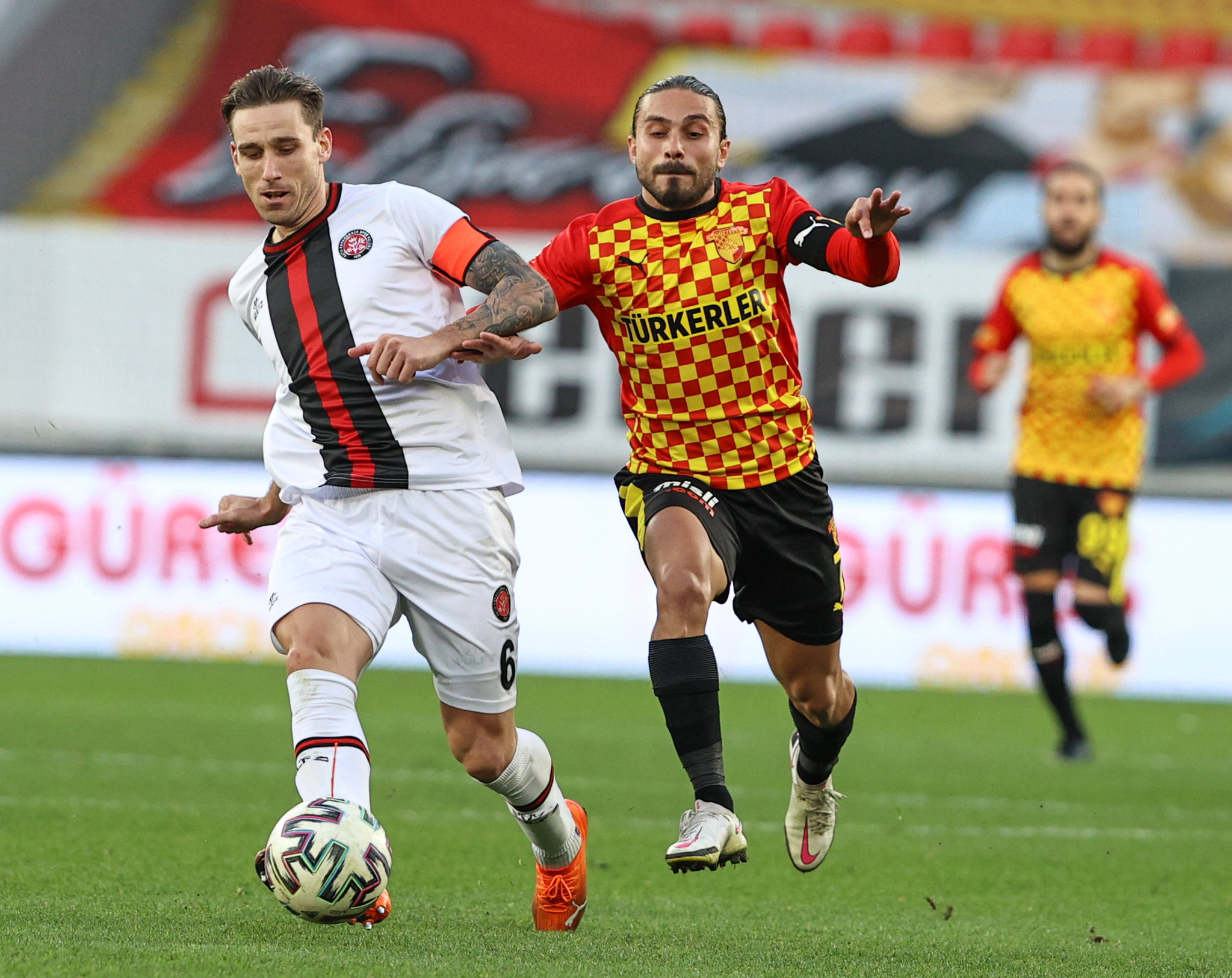 Son dakika spor haberi: Fenerbahçe Biglia’da mutlu sona yakın! Pakette Borini de var