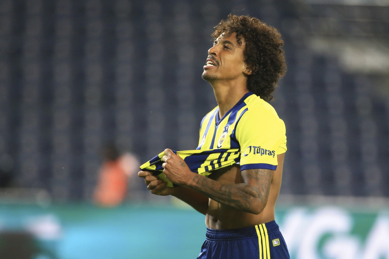 Son dakika transfer haberleri: Fenerbahçe’de Luiz Gustavo’ya sürpriz talip!