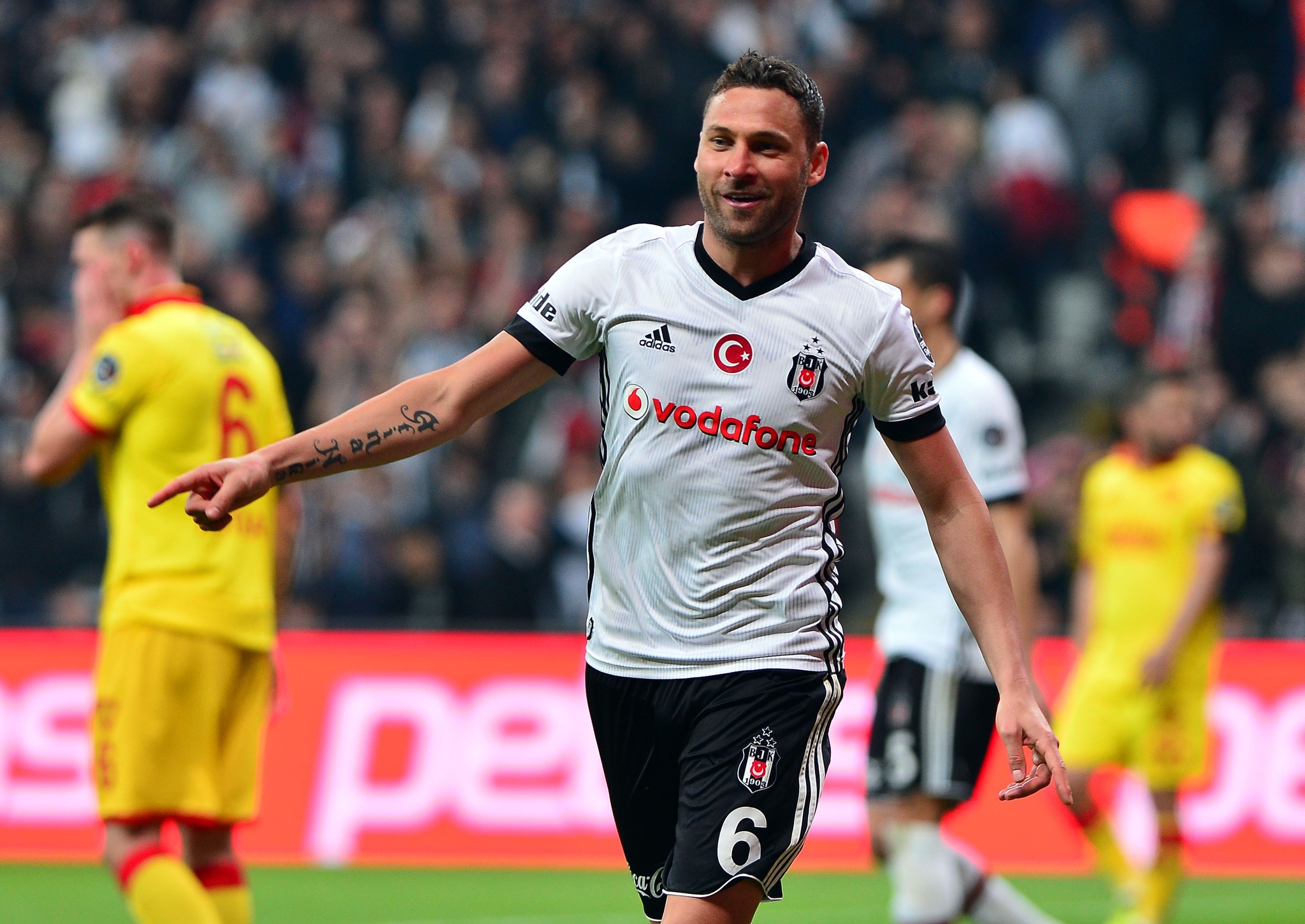 Son dakika spor haberi: Beşiktaş’ta forvet transferinde sıcak saatler! Mitrovic transferini Dusko Tosic bitirecek