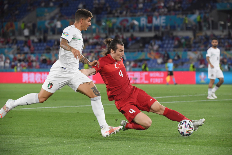 Son dakika transfer haberleri: Avrupa devleri Çağlar Söyüncü’nün peşinde! 60 milyon Euro...