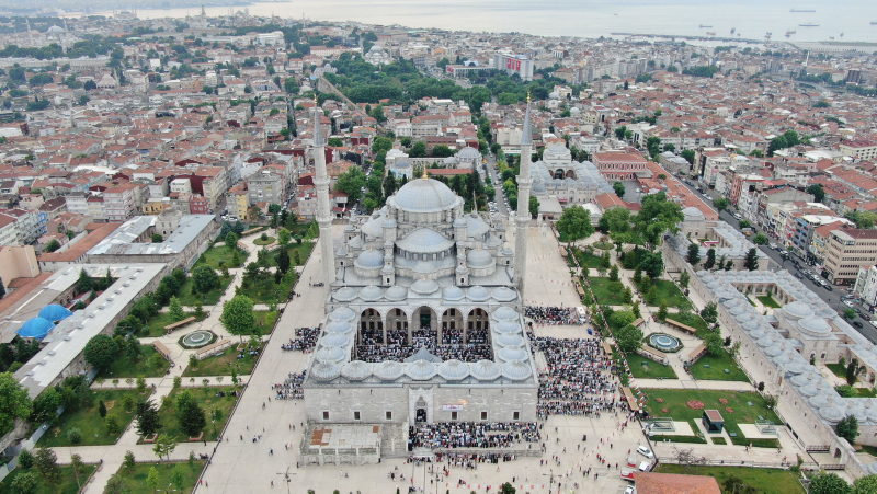 İl il bayram namazı saatleri... Son dakika haberleri: İstanbul, Ankara, İzmir ve Antalya’da kurban bayramı namazı saat kaçta? Bayram namazı nasıl kılınır?