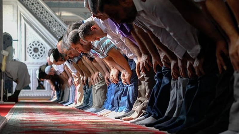İl il bayram namazı saatleri... Son dakika haberleri: İstanbul, Ankara, İzmir ve Antalya’da kurban bayramı namazı saat kaçta? Bayram namazı nasıl kılınır?