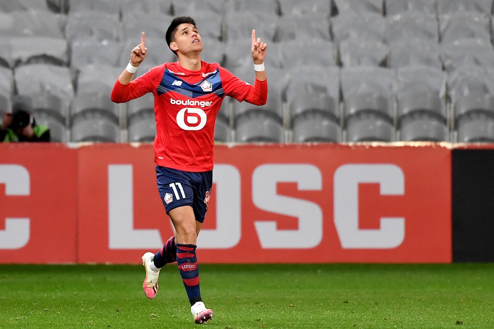 Son dakika spor haberleri: Galatasaray transfer harekatını sürdürüyor! Enis Destan, Aliou Dieng, Min-Jae Kim... | GS haberleri